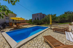 Гостиница House DRAGO close to the beach with a pool  Нови Винодолски